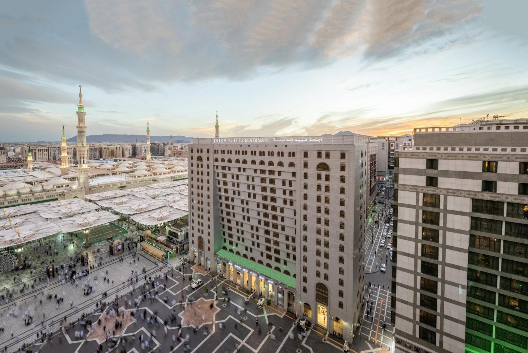 Taiba Suites Madinah Medina Exterior foto The hotel in 2015