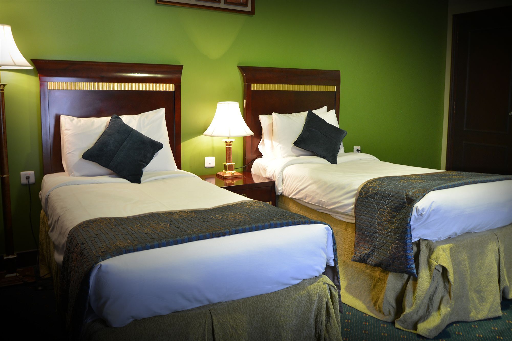 Taiba Suites Madinah Medina Exterior foto A typical room at the hotel