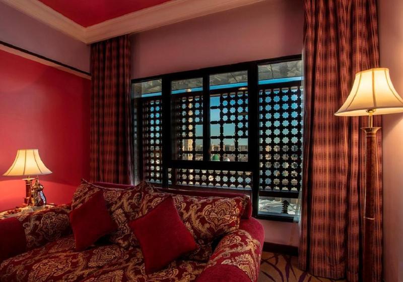 Taiba Suites Madinah Medina Exterior foto A room at the hotel